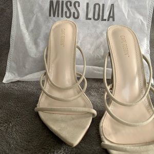 Brand new Cape Robbin pointy toe heels